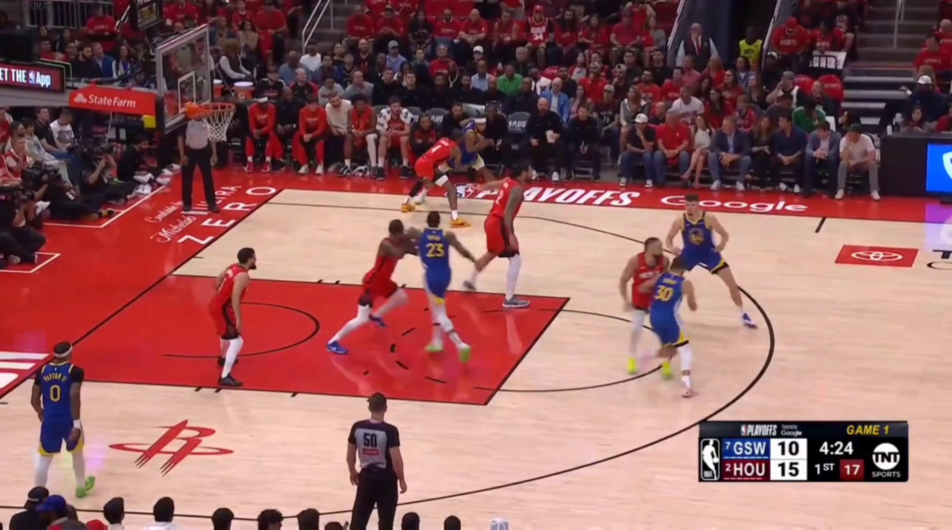 爱游戏体育平台库里回归赛场，势不可挡首场状态亮眼，美国队观众沸腾！(库里回归了吗)