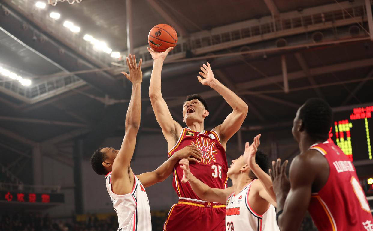 包含窗口期CBA季后赛焦点战，广东宏远队长鼓劲，赛场秩序良好，球队文化再被提及的词条